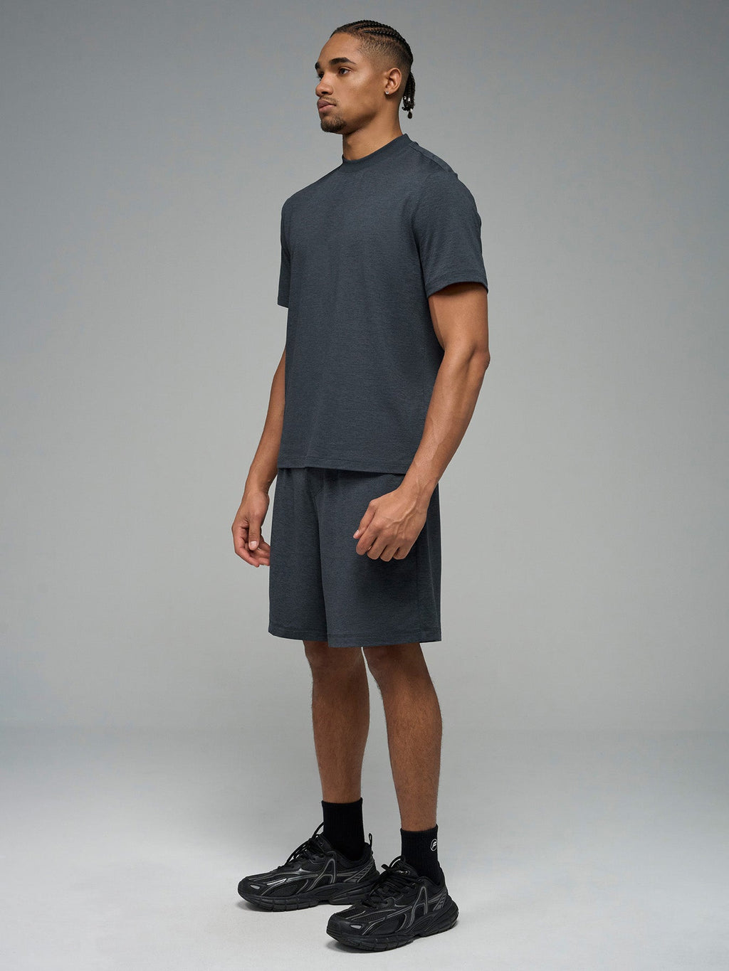 Velou Casual Shorts 8"