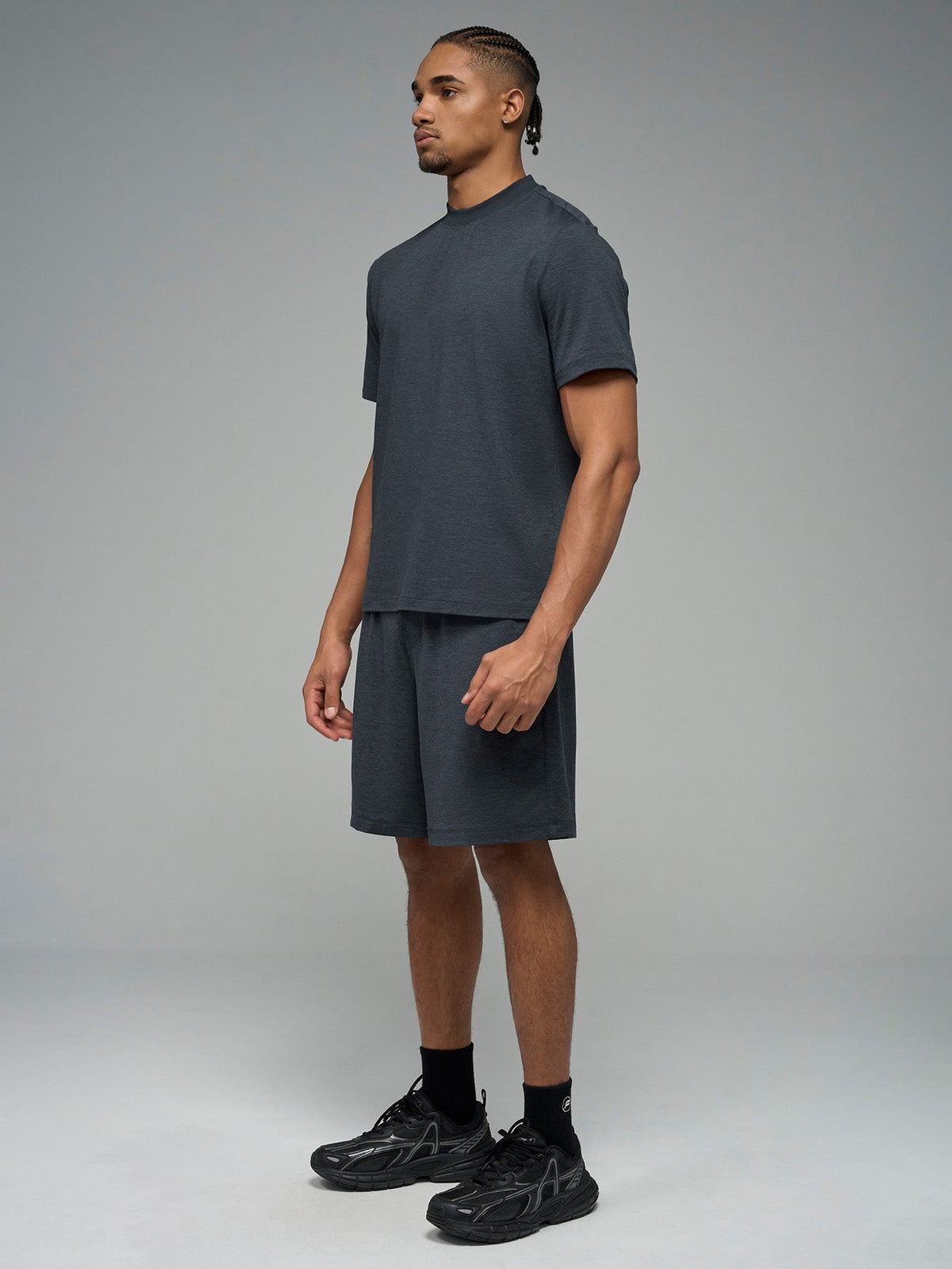 Velou Casual Shorts 8"