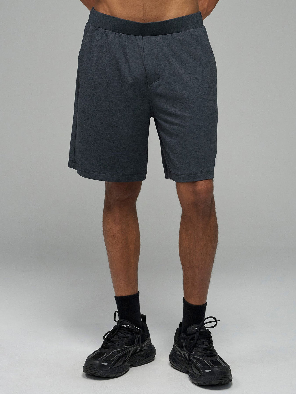 Velou Casual Shorts 8"