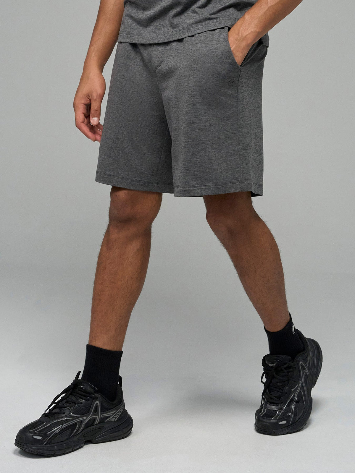 Velou Casual Shorts 8"