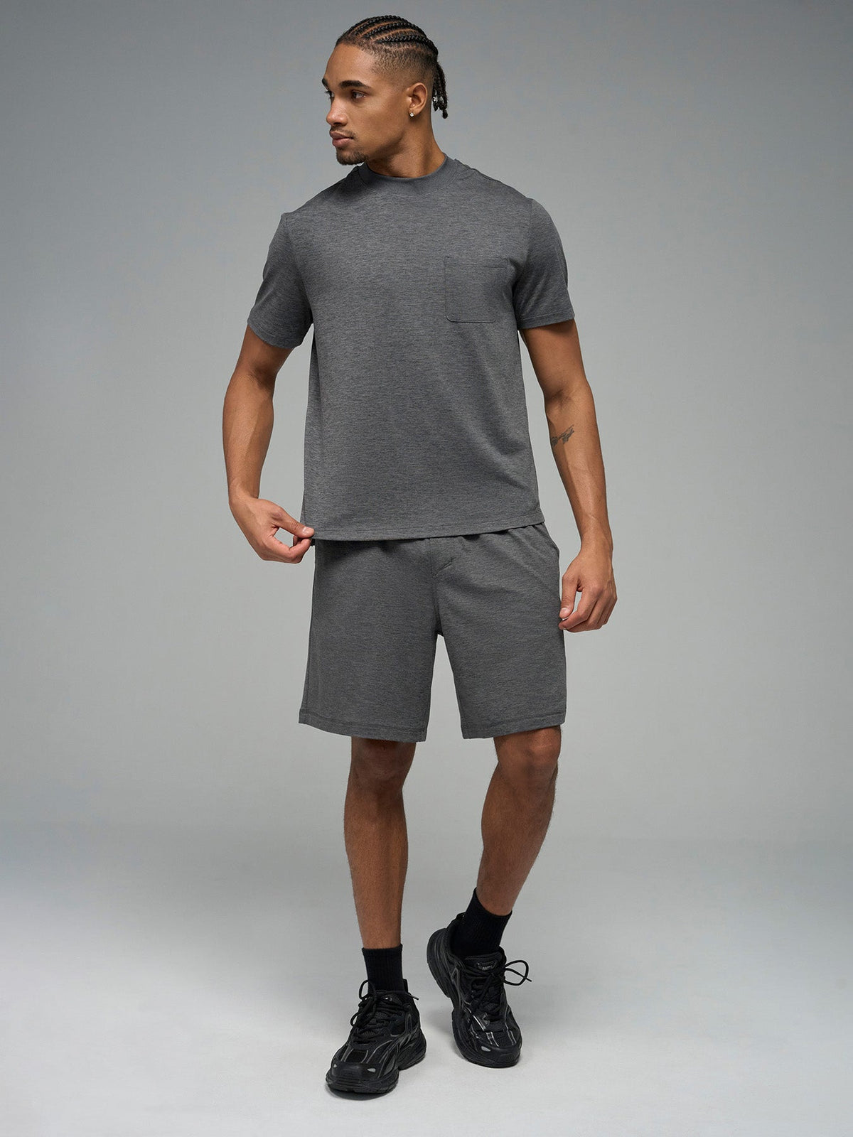 Velou Casual Shorts 8"